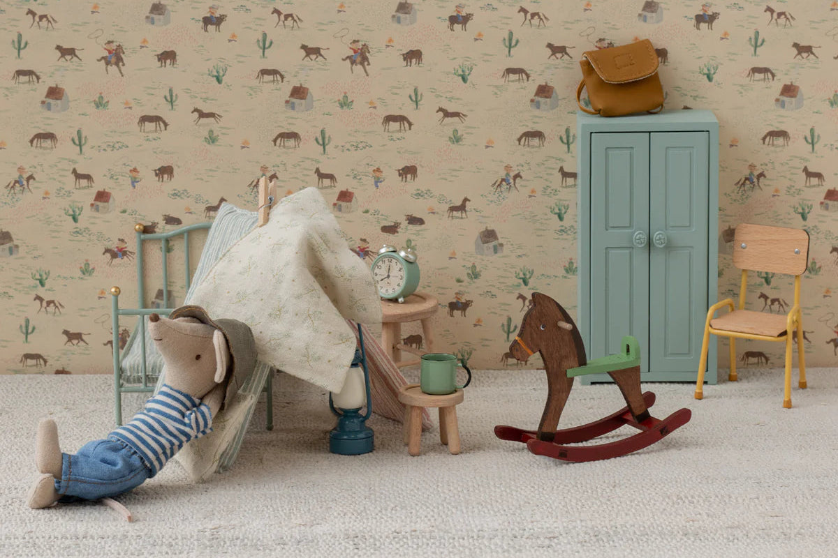 Rocking Horse, Mouse