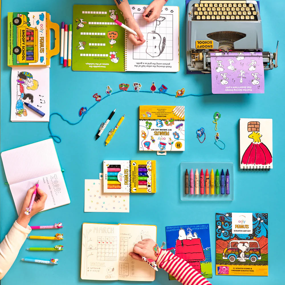 Ooly x Peanuts: Snoopy School Coloring Travel Kit