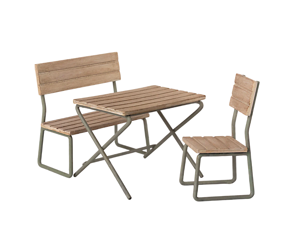 Garden Set, mouse