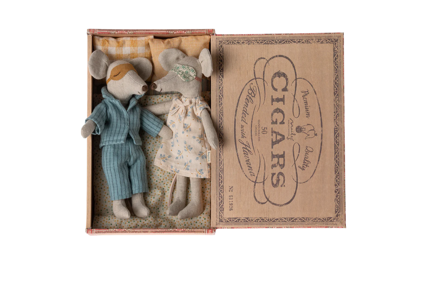 Mum & Dad Mice in Cigar Box
