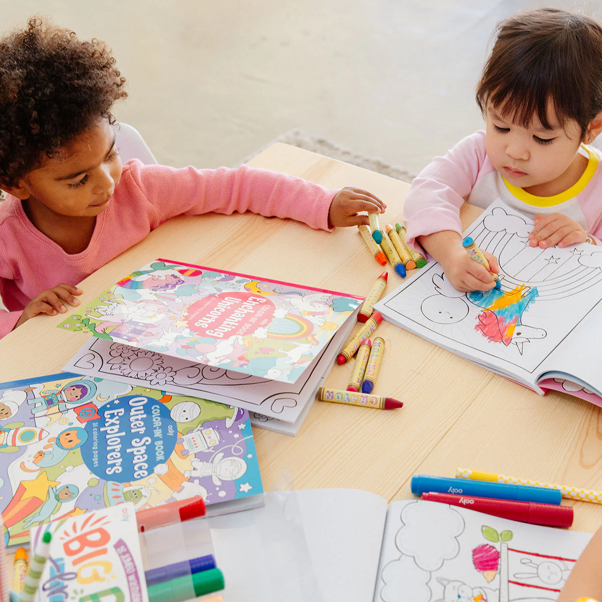 Color-in' Book: Enchanting Unicorns