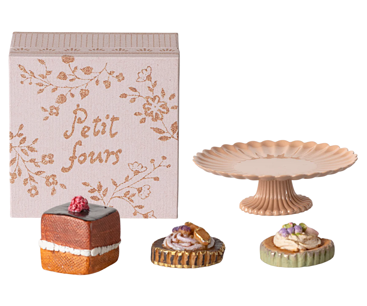 Cakes and Cakestand - Mini