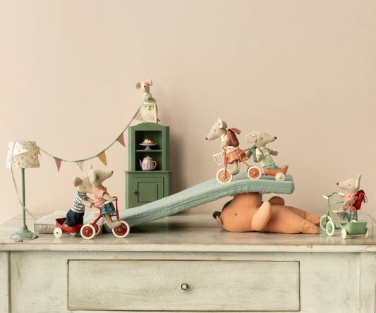 Tricycle Mouse, Big sister - Coral