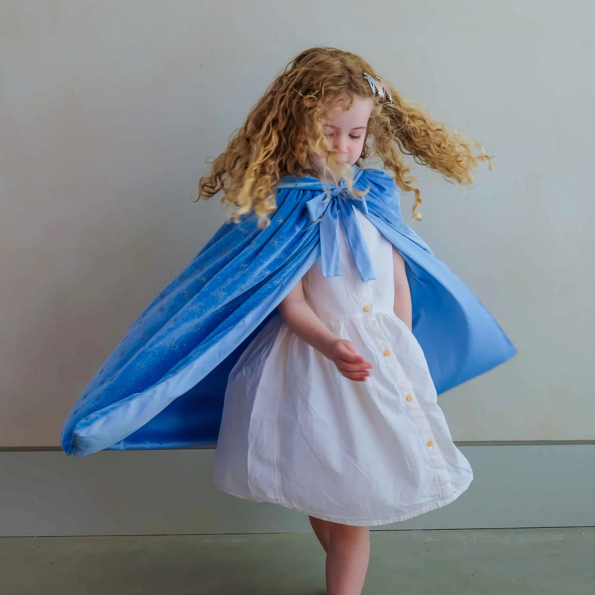 Ice Queen Cape Blue - OS