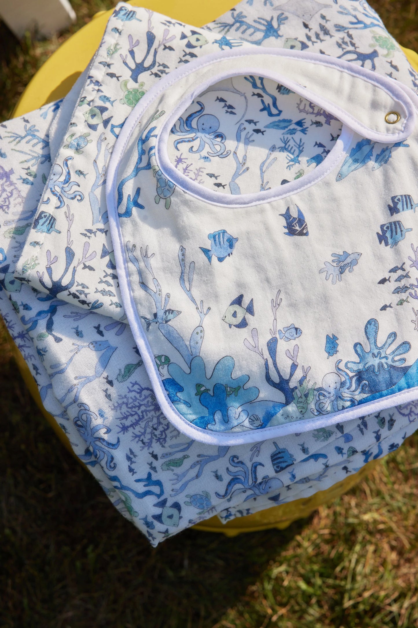 The Perfect Bib-Under the Sea