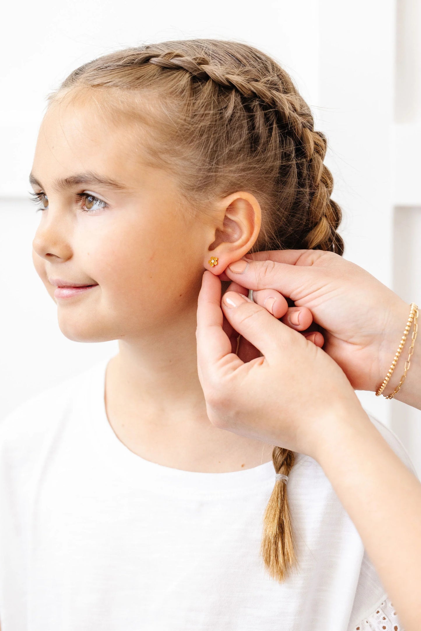 Daisy Screw Back Earrings