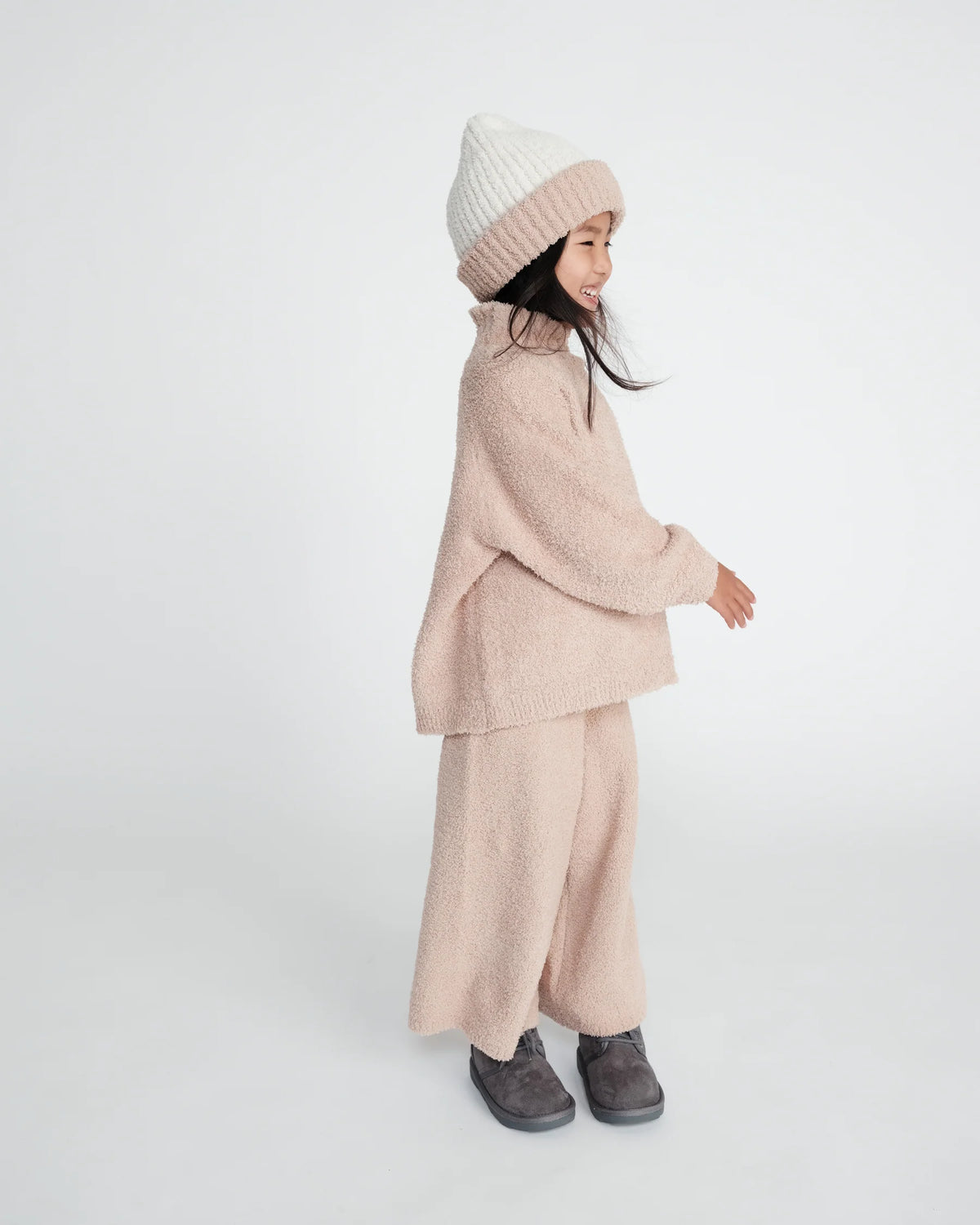 Two Tone Ribbed Beanie Fuzzy