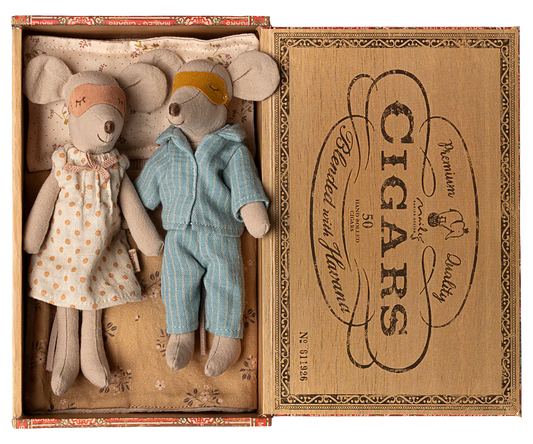 Mum & Dad Mice in Cigar Box - Comforter