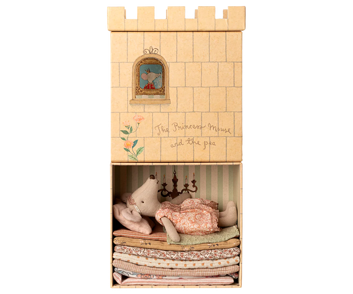 Princess and the pea, Big sister mouse - Coral