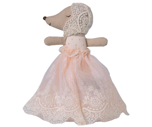 Baby mouse in gown - powder