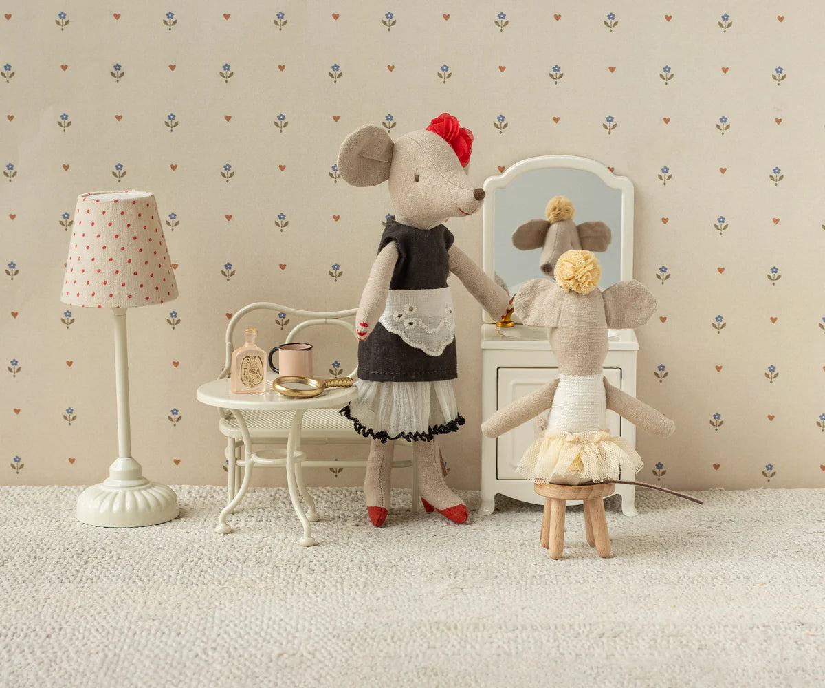 Beautician mouse, Mum