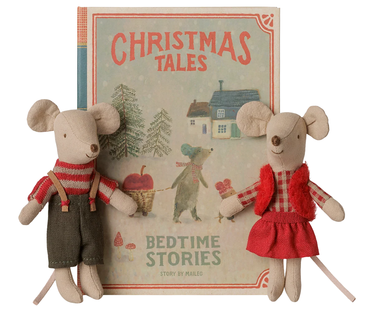 Christmas twin mice, Little sister and brother in book