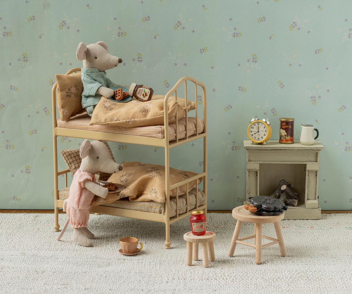 Waffle set, Mouse