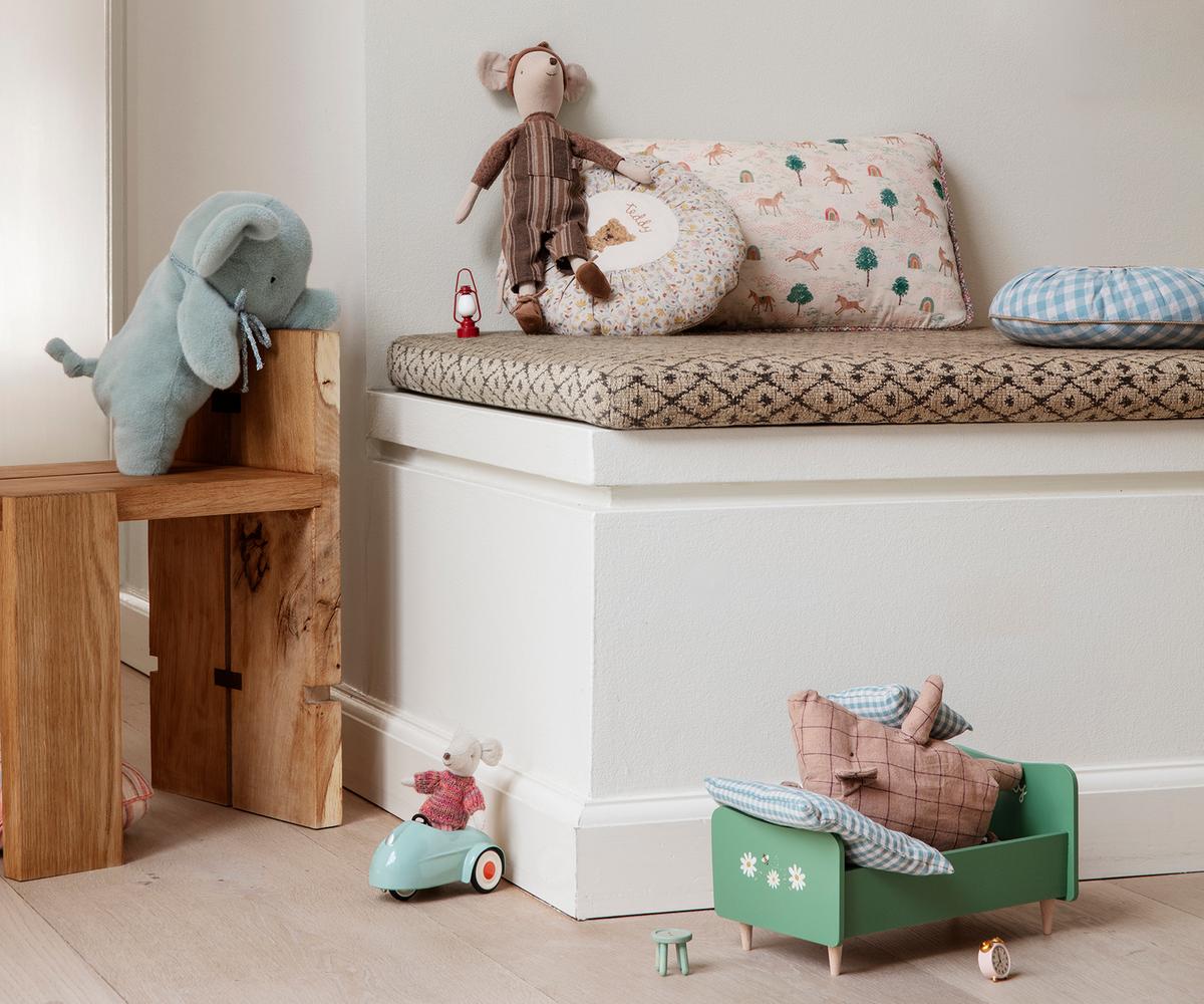 Elephant Plush, Medium - Soft Mint