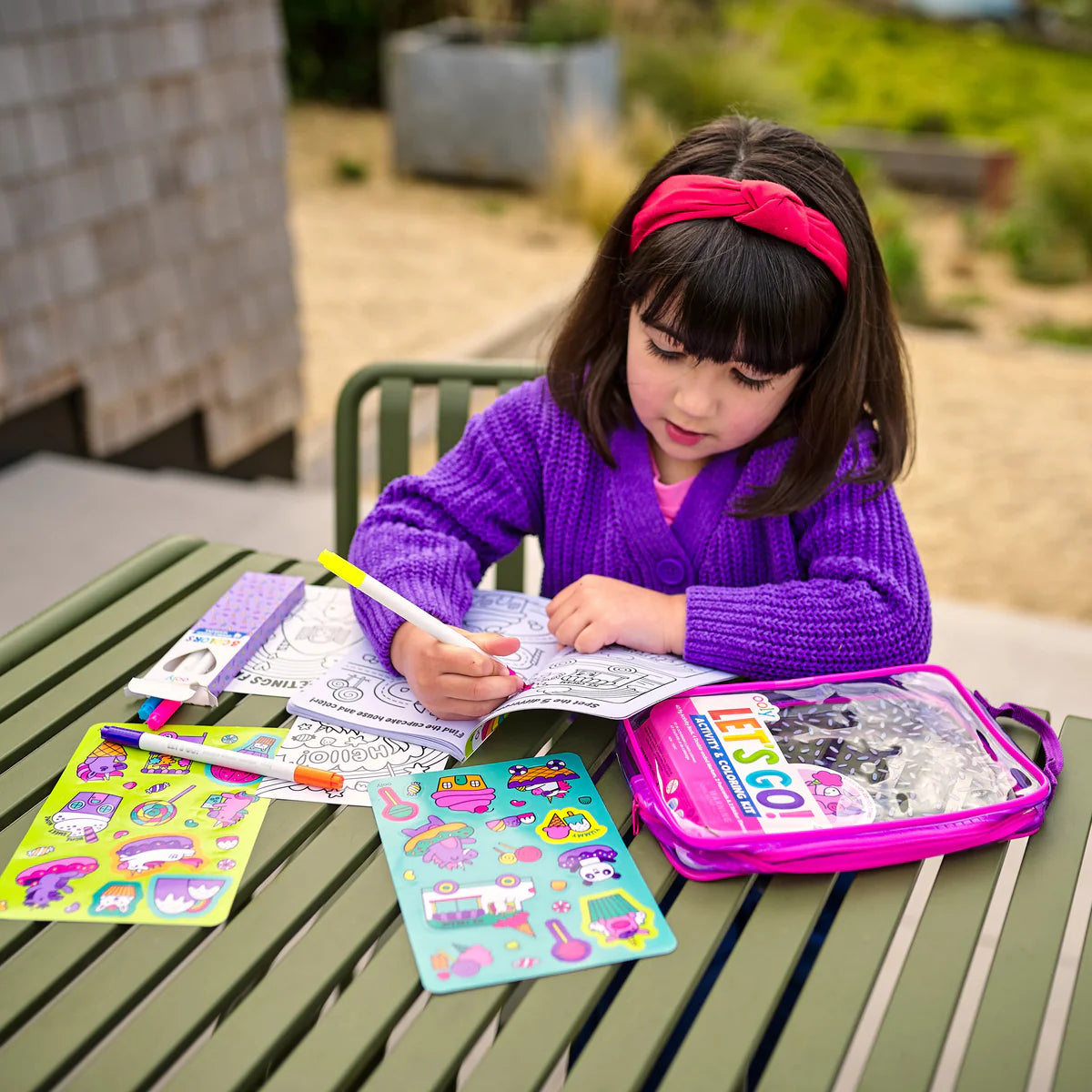 Let's Go!: Activity & Coloring Kit - Unicorn Candy Town