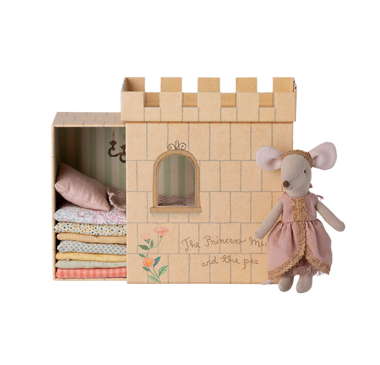 Princess and the pea, Big sister mouse
